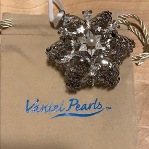 Vantel Pearl ornament